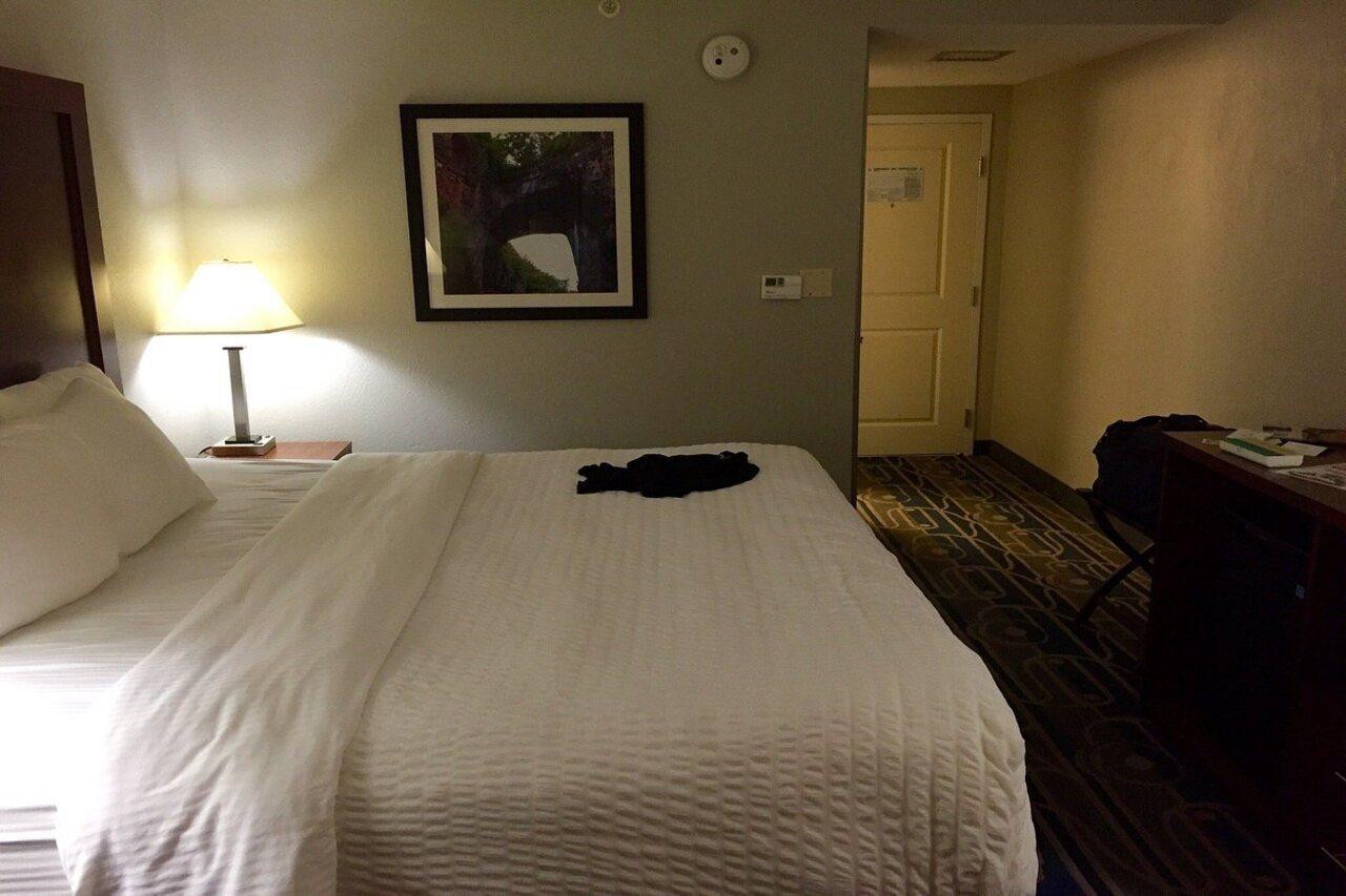 Clarion Pointe