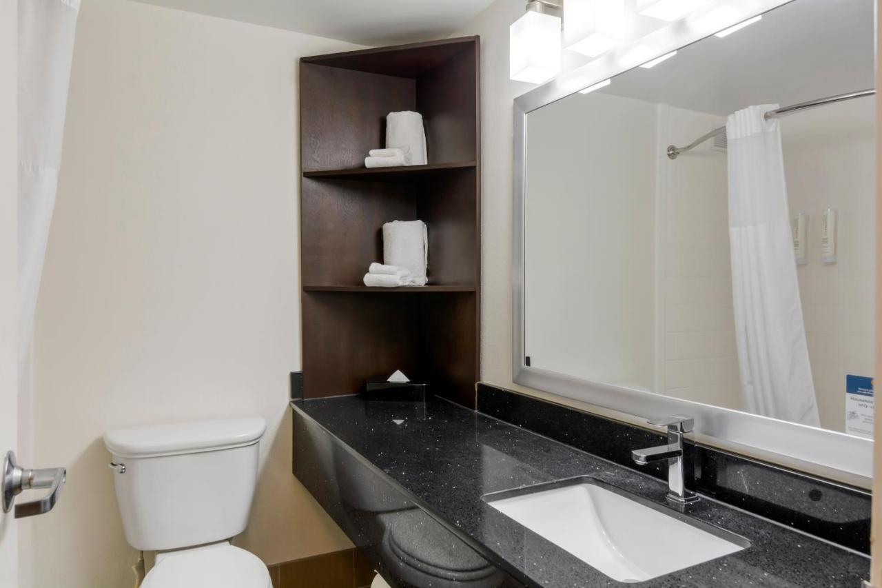 Clarion Pointe 3* Charlottesville