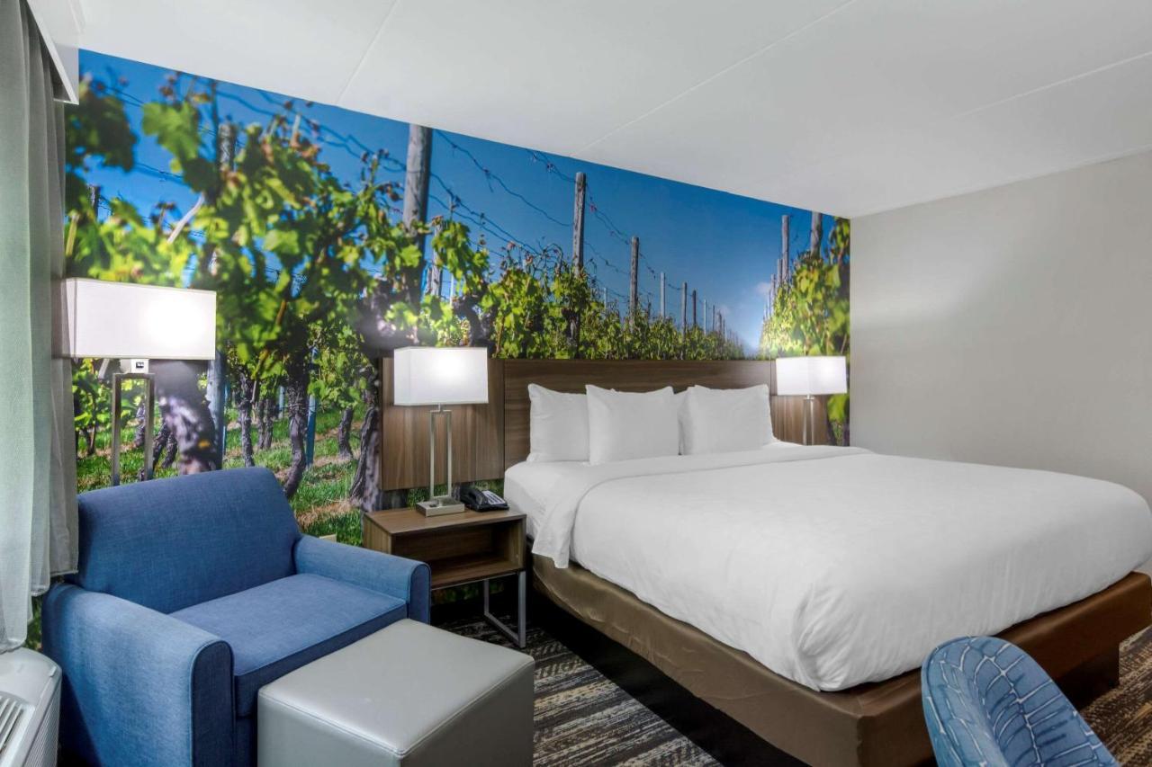 Clarion Pointe 3* Charlottesville