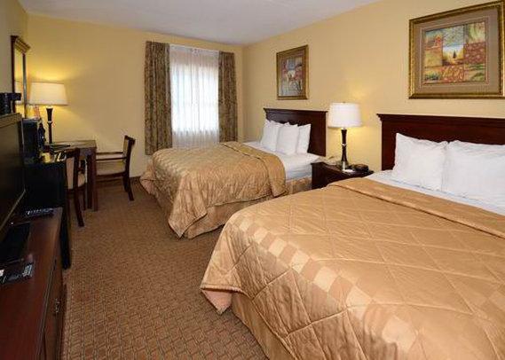Clarion Pointe Hotel 3*